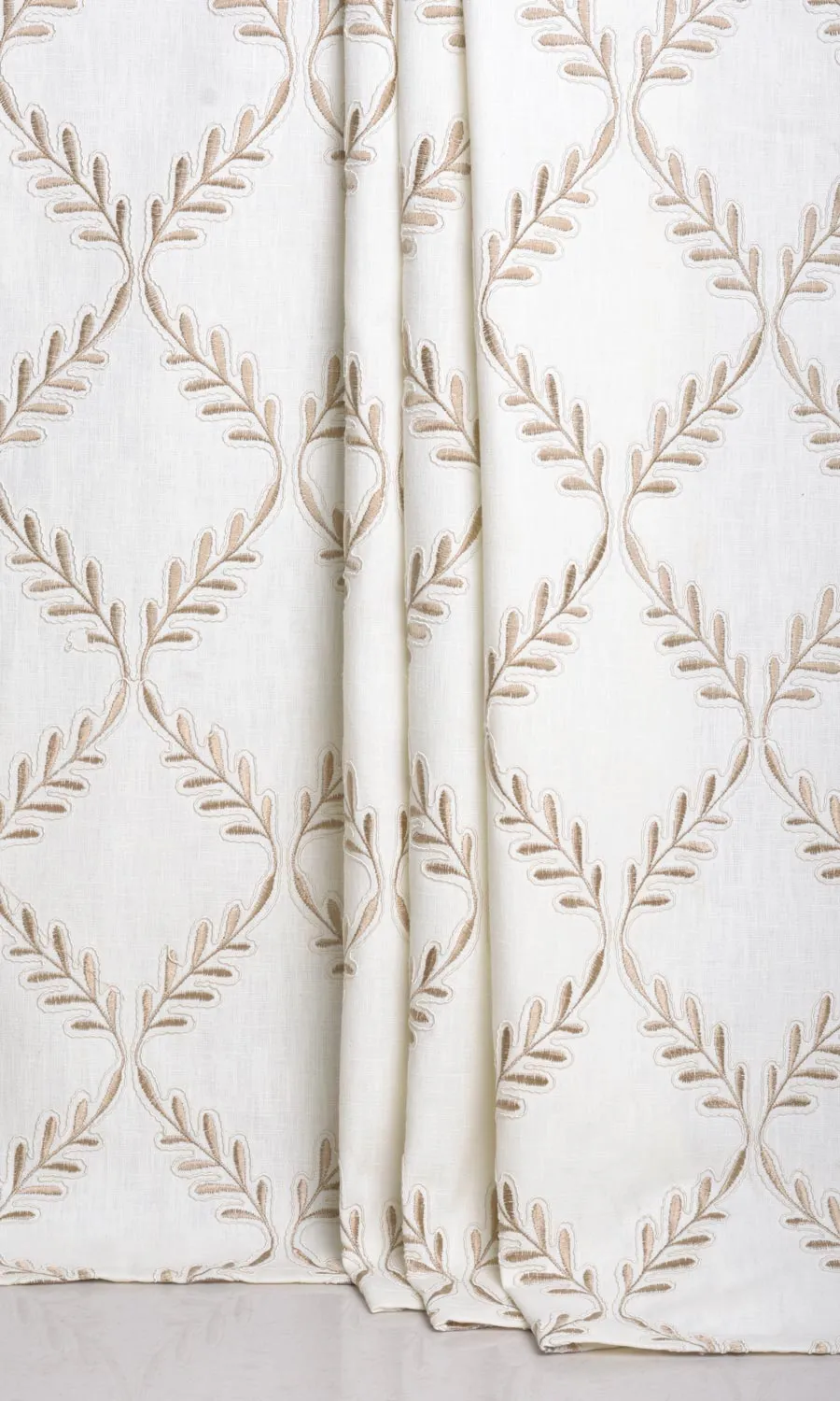 'Dawn Pie' Poly-Linen Embroidered Blinds (White/ Cream)